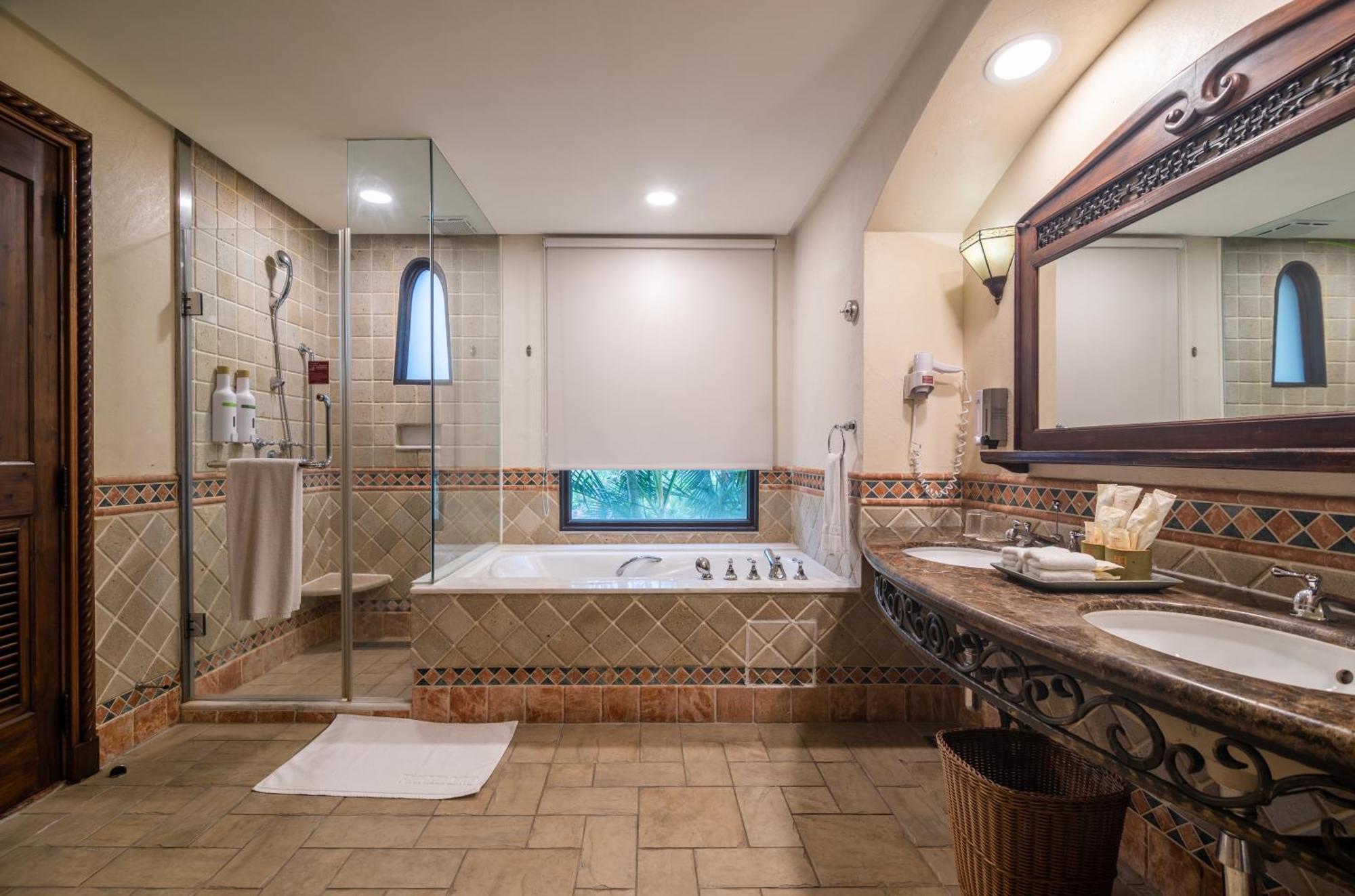 Promisedland Resort & Lagoon Шоуфен Екстер'єр фото Bathroom