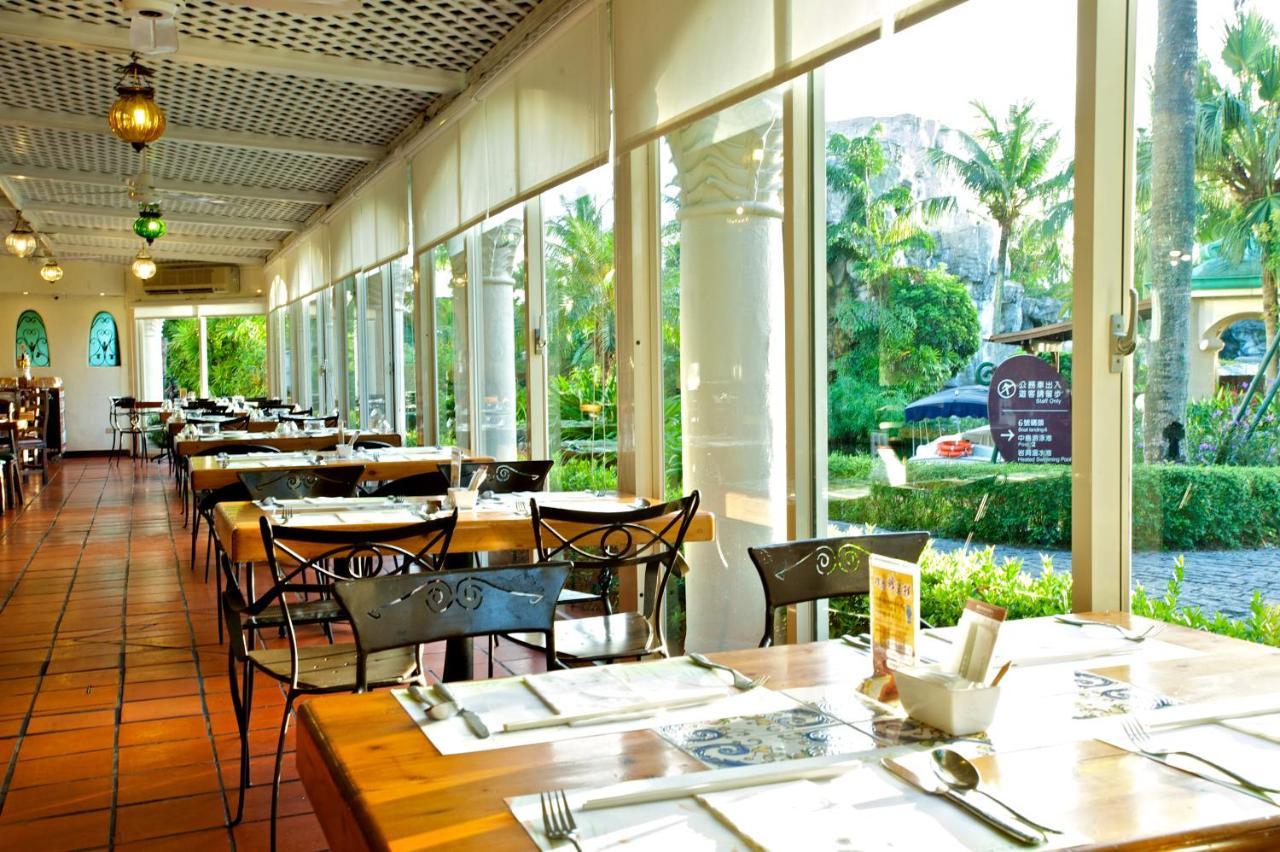 Promisedland Resort & Lagoon Шоуфен Екстер'єр фото The interior of the restaurant