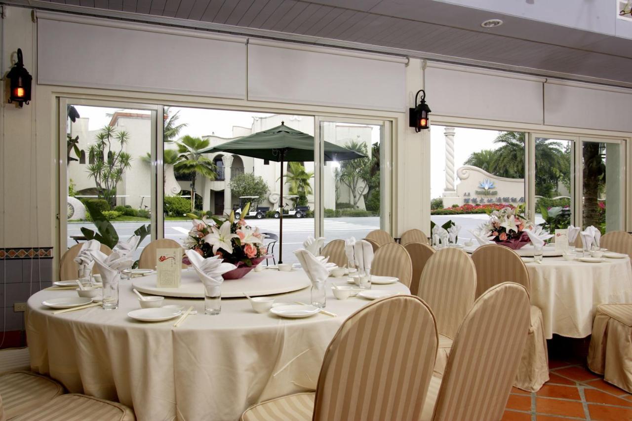 Promisedland Resort & Lagoon Шоуфен Екстер'єр фото The interior of the restaurant